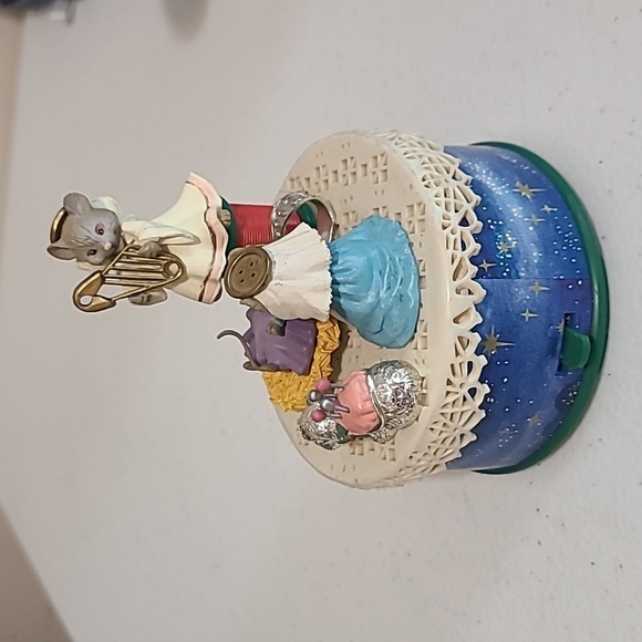 Enesco Joy To The World Music Figurine Mouse Nativity Christmas Angel Baby Jesus - Picture 1 of 6